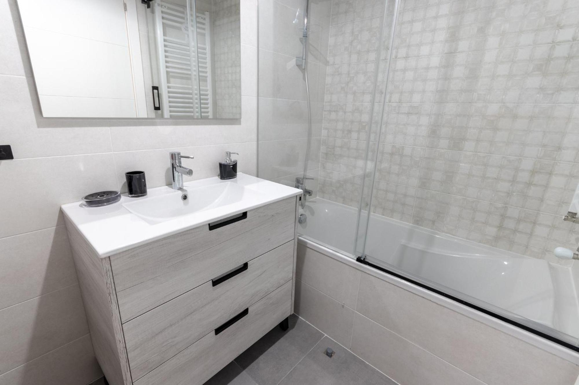 Xirimiri Apartment By People Rentals Bilbao Bagian luar foto